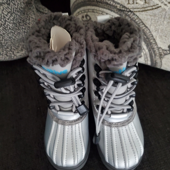Nib native treklite snow boots childrens 6 - Picture 2 of 8